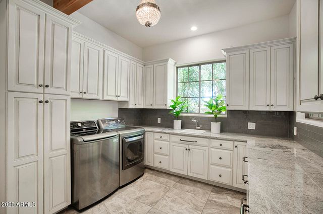 9096 E MOUNTAIN SPRING Road, Scottsdale, AZ 85255