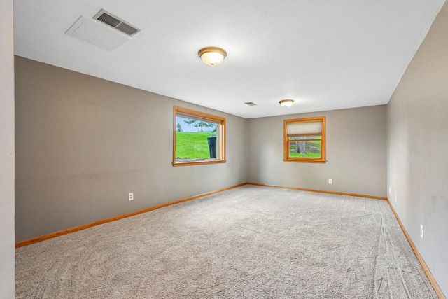 21715 Hillcrest DRIVE, Waukesha, WI 53186