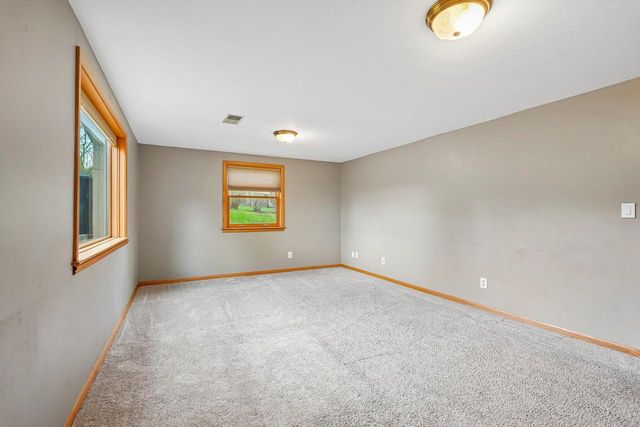 21715 Hillcrest DRIVE, Waukesha, WI 53186