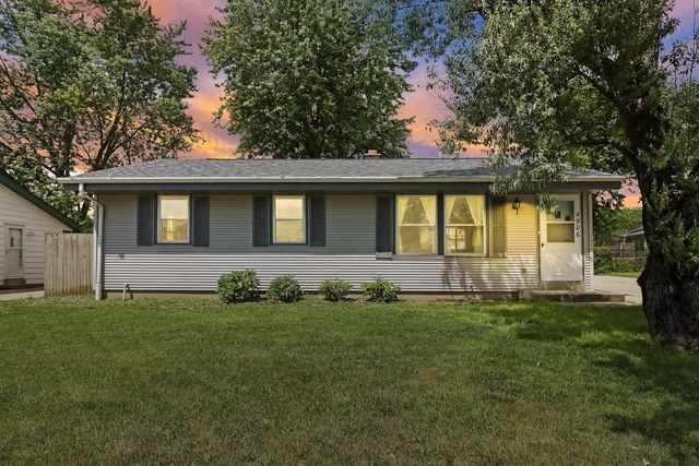 4906 44th COURT, Kenosha, WI 53144