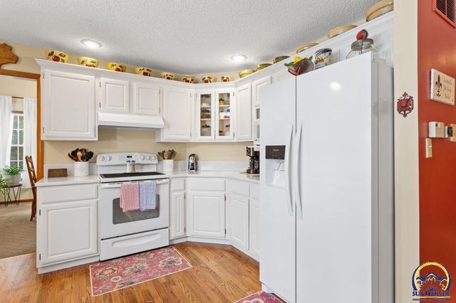 3308 SE Peck RD, Topeka, KS 66605