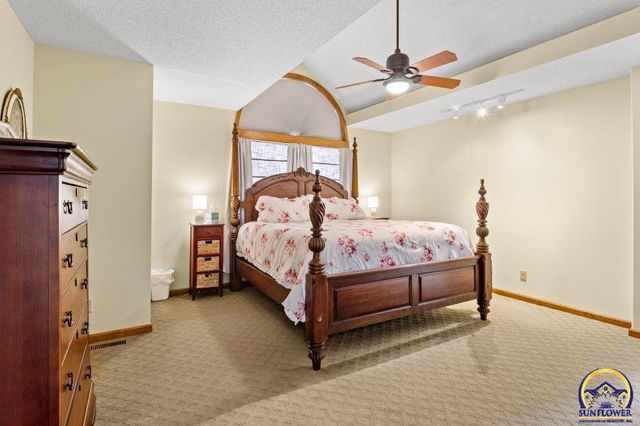 3308 SE Peck RD, Topeka, KS 66605