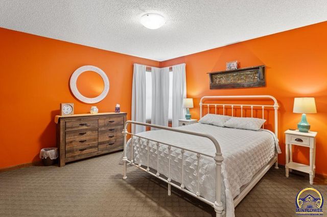 3308 SE Peck RD, Topeka, KS 66605