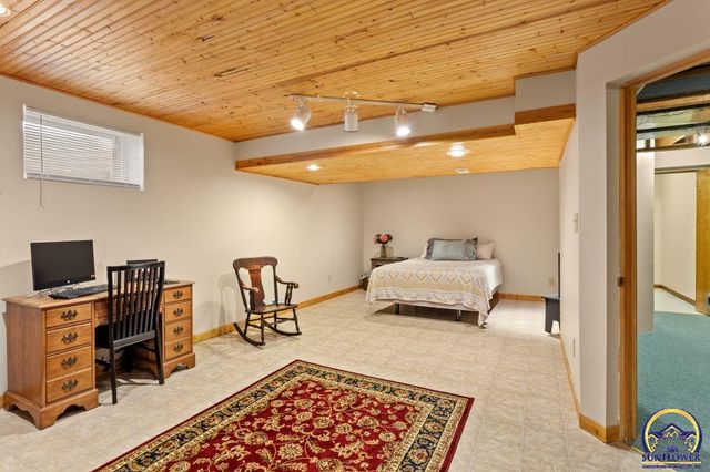 3308 SE Peck RD, Topeka, KS 66605