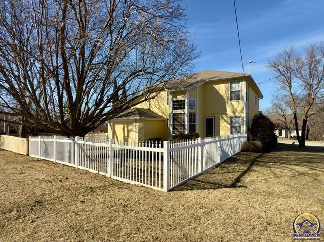 3308 SE Peck RD, Topeka, KS 66605