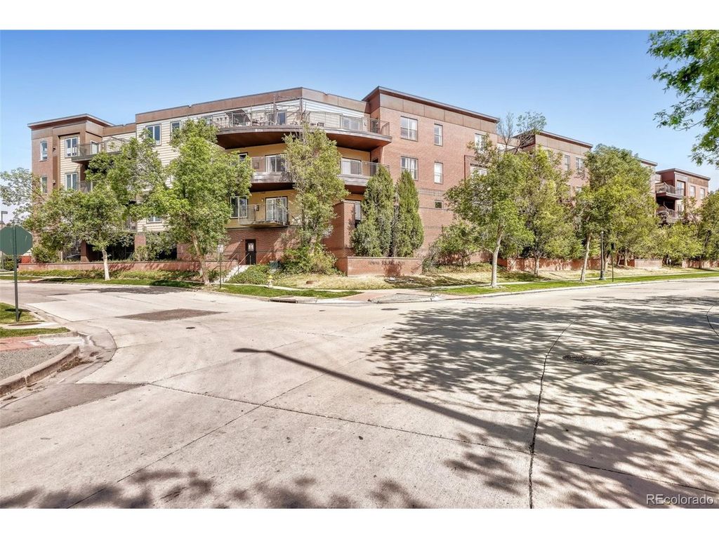 15475 Andrews Dr 220, Denver, CO 80239