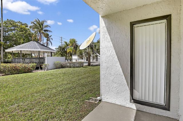 430 SW 113th Way 430, Pembroke Pines, FL 33025