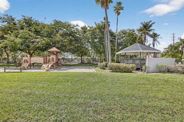 430 SW 113th Way 430, Pembroke Pines, FL 33025