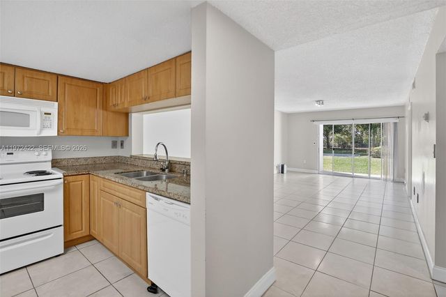 430 SW 113th Way 430, Pembroke Pines, FL 33025