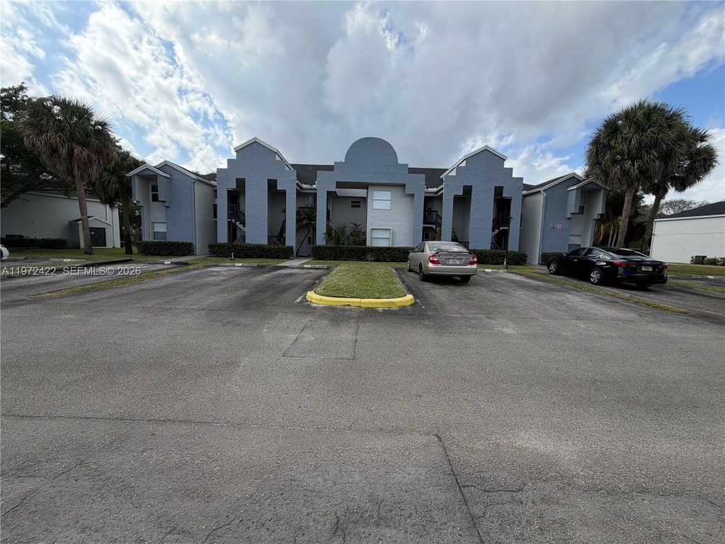 430 SW 113th Way 430, Pembroke Pines, FL 33025