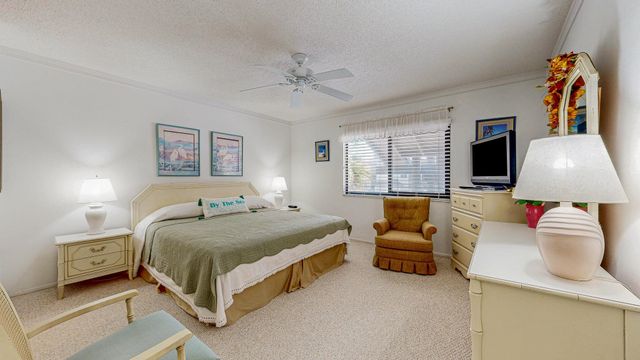 59 Village Del Lago Cir, St Augustine, FL 32080