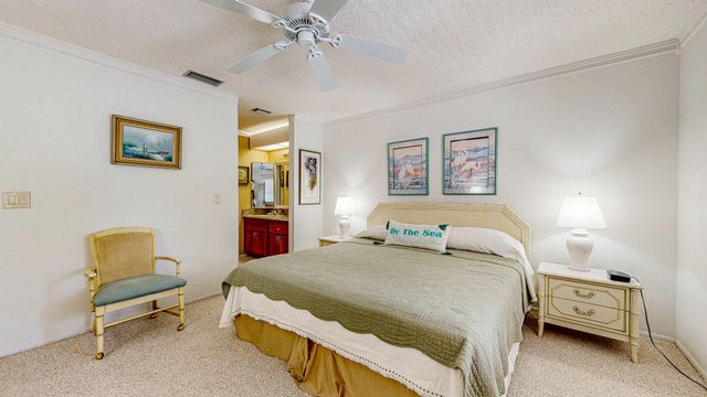 59 Village Del Lago Cir, St Augustine, FL 32080