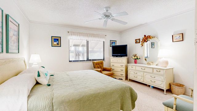 59 Village Del Lago Cir, St Augustine, FL 32080