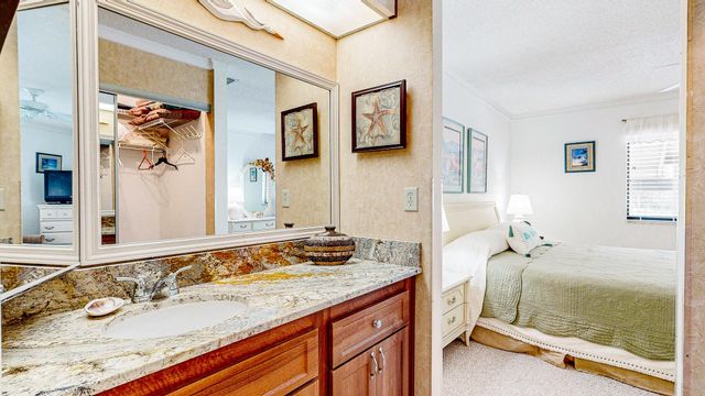 59 Village Del Lago Cir, St Augustine, FL 32080