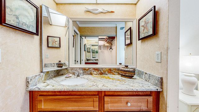59 Village Del Lago Cir, St Augustine, FL 32080