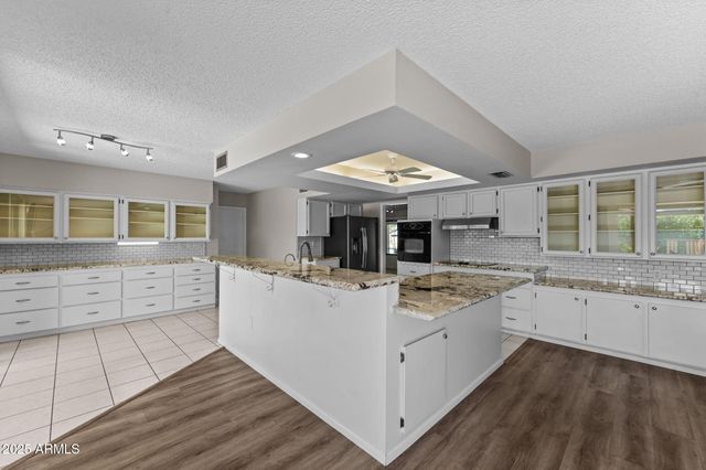 12423 W AURORA Drive W, Sun City West, AZ 85375