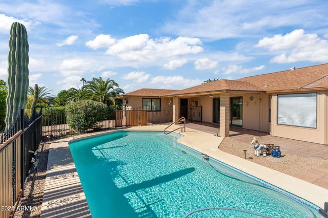 12423 W AURORA Drive W, Sun City West, AZ 85375