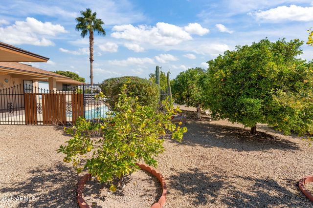 12423 W AURORA Drive W, Sun City West, AZ 85375