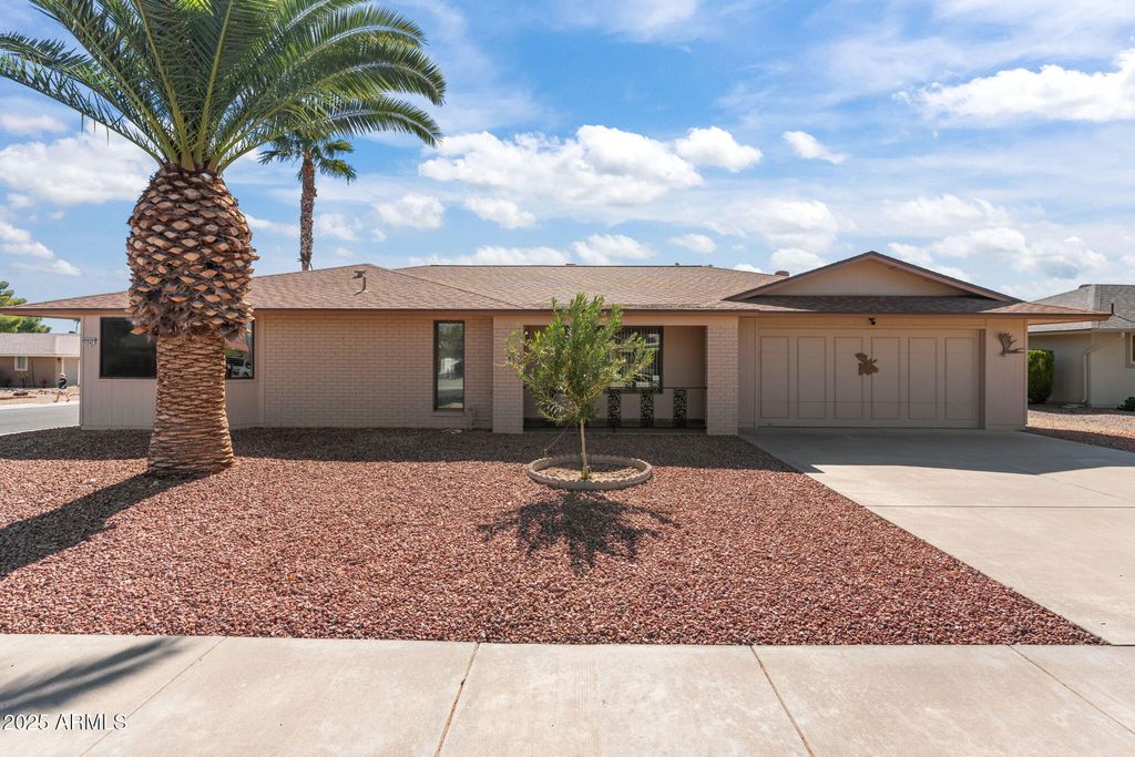 12423 W AURORA Drive W, Sun City West, AZ 85375
