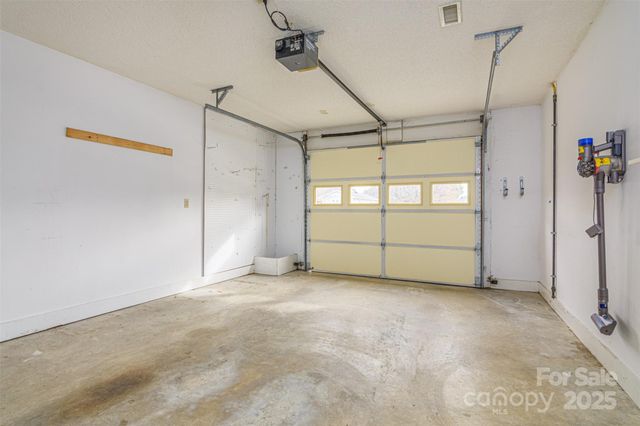 308 Dellford Court, Hendersonville, NC 28792