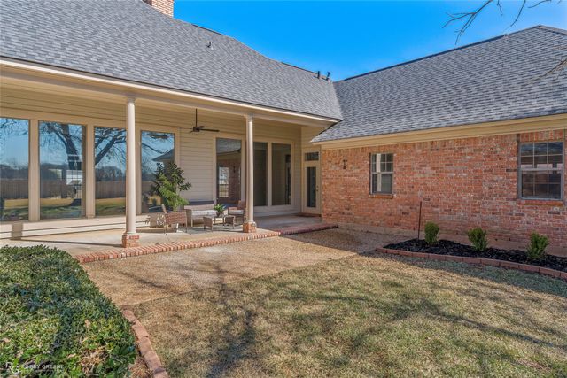 153 Southwood Drive, Bossier City, LA 71111