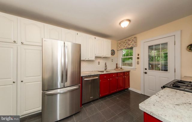7133 TYLER AVE, Falls Church, VA 22042