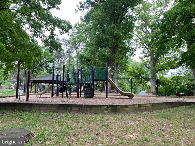 7133 TYLER AVE, Falls Church, VA 22042
