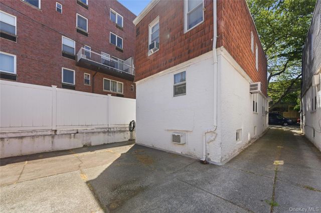 66-71 70th Street, Middle Village, NY 11379