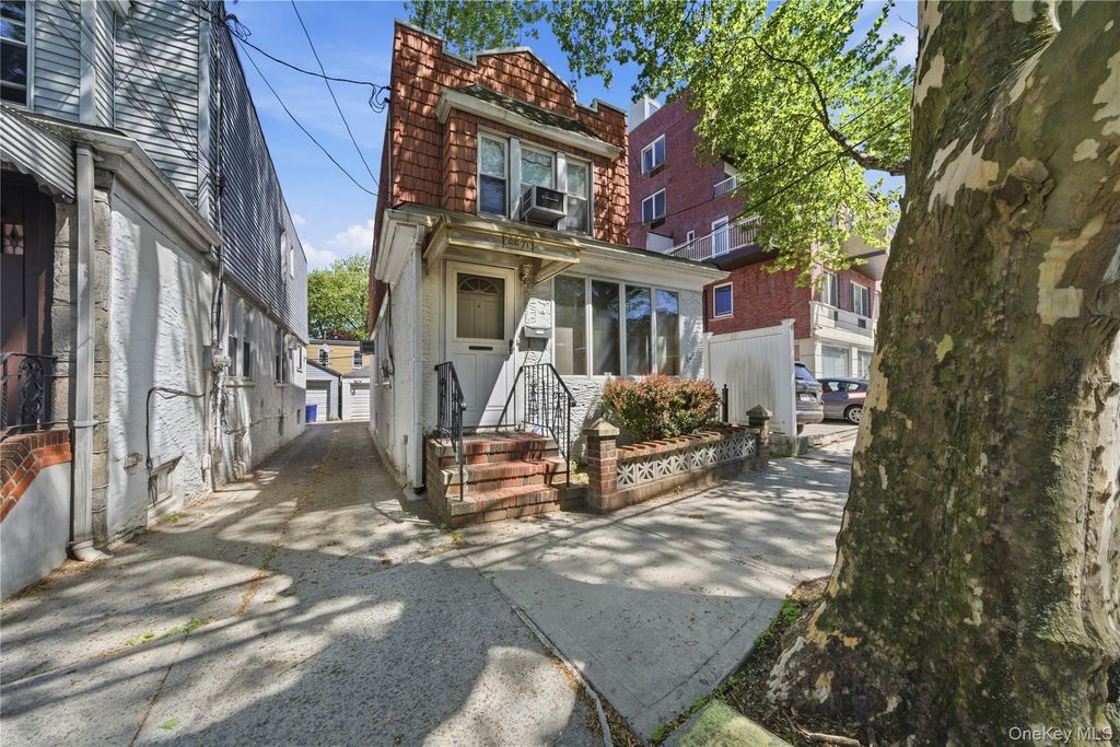 66-71 70th Street, Middle Village, NY 11379