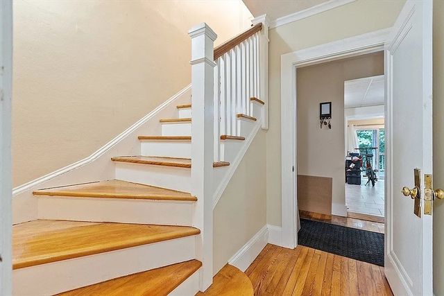29-31 Rockrimmon Rd 1R, Worcester, MA 01602