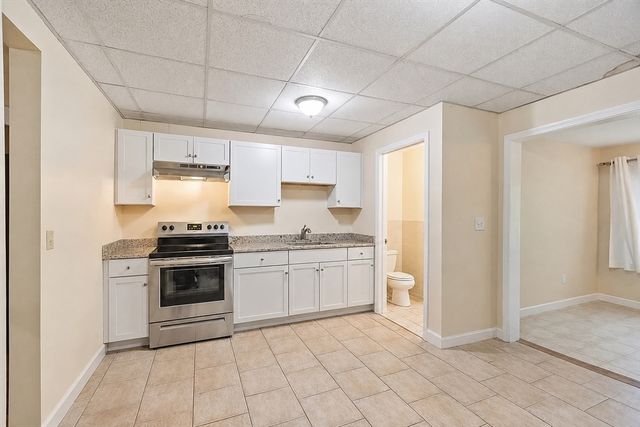 29-31 Rockrimmon Rd 1R, Worcester, MA 01602