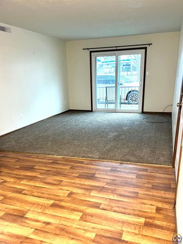 2936 SW Lydia Ave Apt 109, Topeka, KS 66614