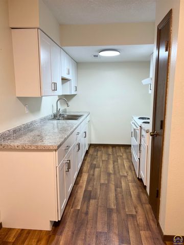 2936 SW Lydia Ave Apt 109, Topeka, KS 66614