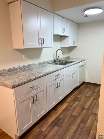 2936 SW Lydia Ave Apt 109, Topeka, KS 66614