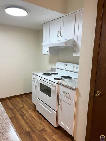 2936 SW Lydia Ave Apt 109, Topeka, KS 66614