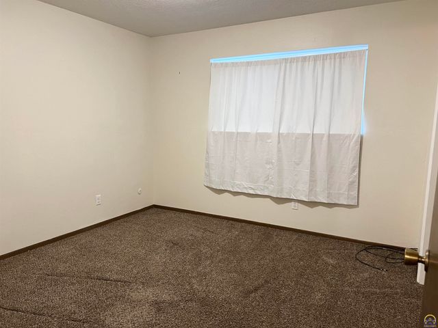 2936 SW Lydia Ave Apt 109, Topeka, KS 66614