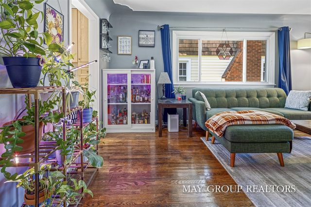 922 Lake Michigan Drive, Grand Rapids, MI 49504