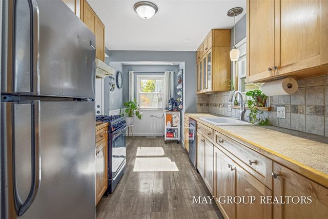 922 Lake Michigan Drive, Grand Rapids, MI 49504