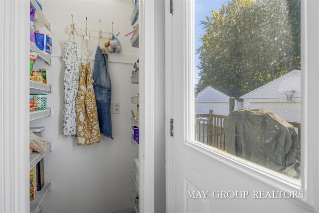 922 Lake Michigan Drive, Grand Rapids, MI 49504