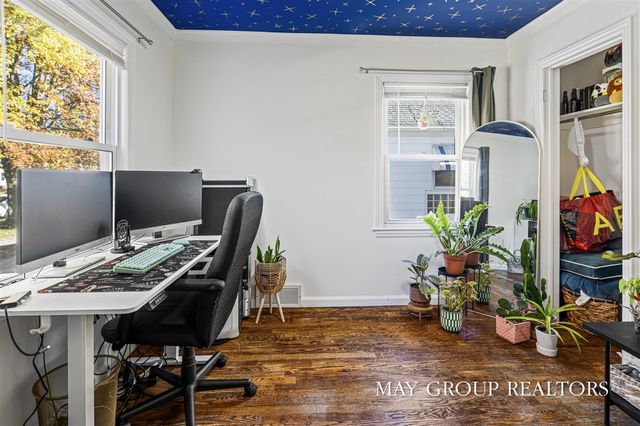 922 Lake Michigan Drive, Grand Rapids, MI 49504