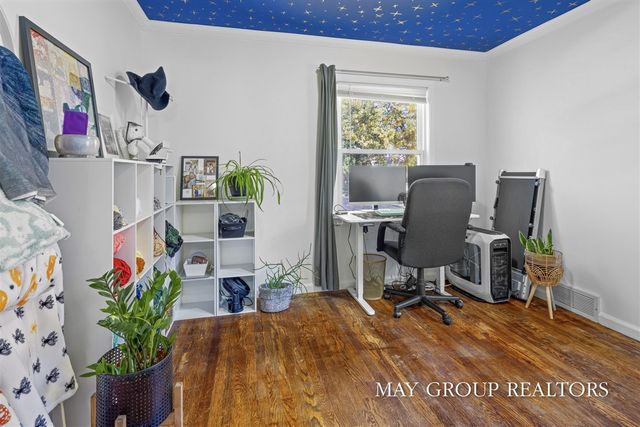 922 Lake Michigan Drive, Grand Rapids, MI 49504