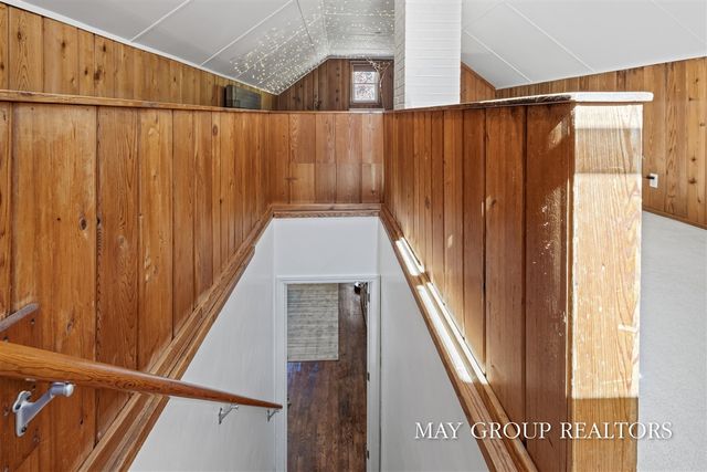 922 Lake Michigan Drive, Grand Rapids, MI 49504