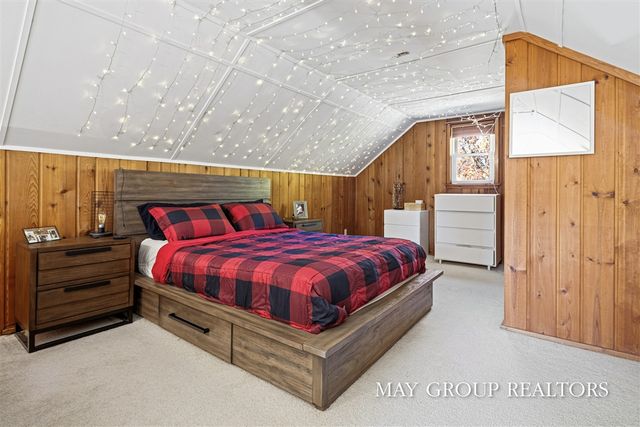 922 Lake Michigan Drive, Grand Rapids, MI 49504