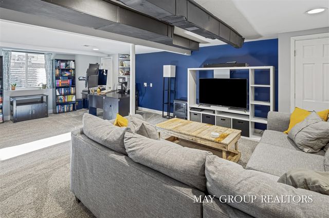 922 Lake Michigan Drive, Grand Rapids, MI 49504