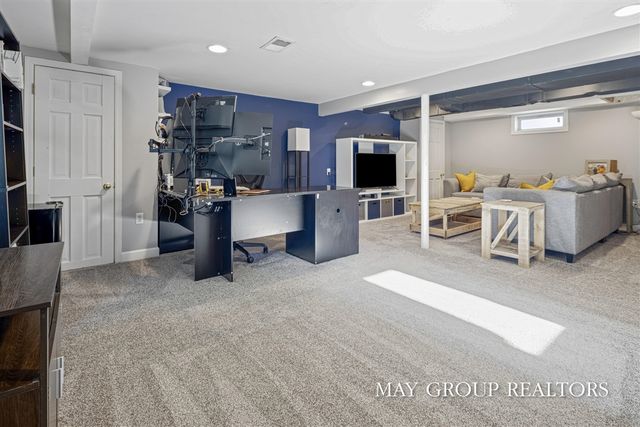 922 Lake Michigan Drive, Grand Rapids, MI 49504