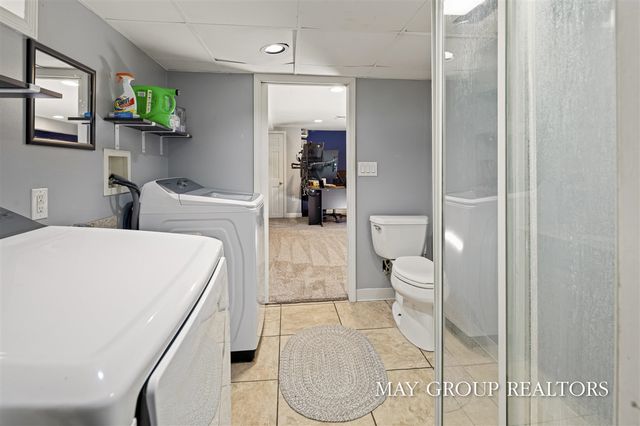 922 Lake Michigan Drive, Grand Rapids, MI 49504