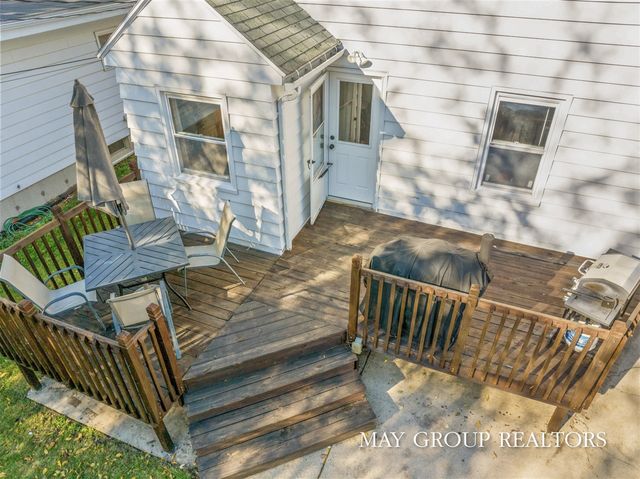 922 Lake Michigan Drive, Grand Rapids, MI 49504