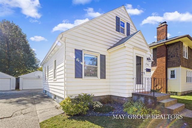 922 Lake Michigan Drive, Grand Rapids, MI 49504