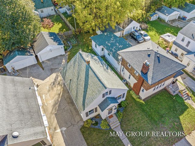 922 Lake Michigan Drive, Grand Rapids, MI 49504