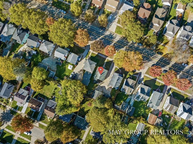 922 Lake Michigan Drive, Grand Rapids, MI 49504